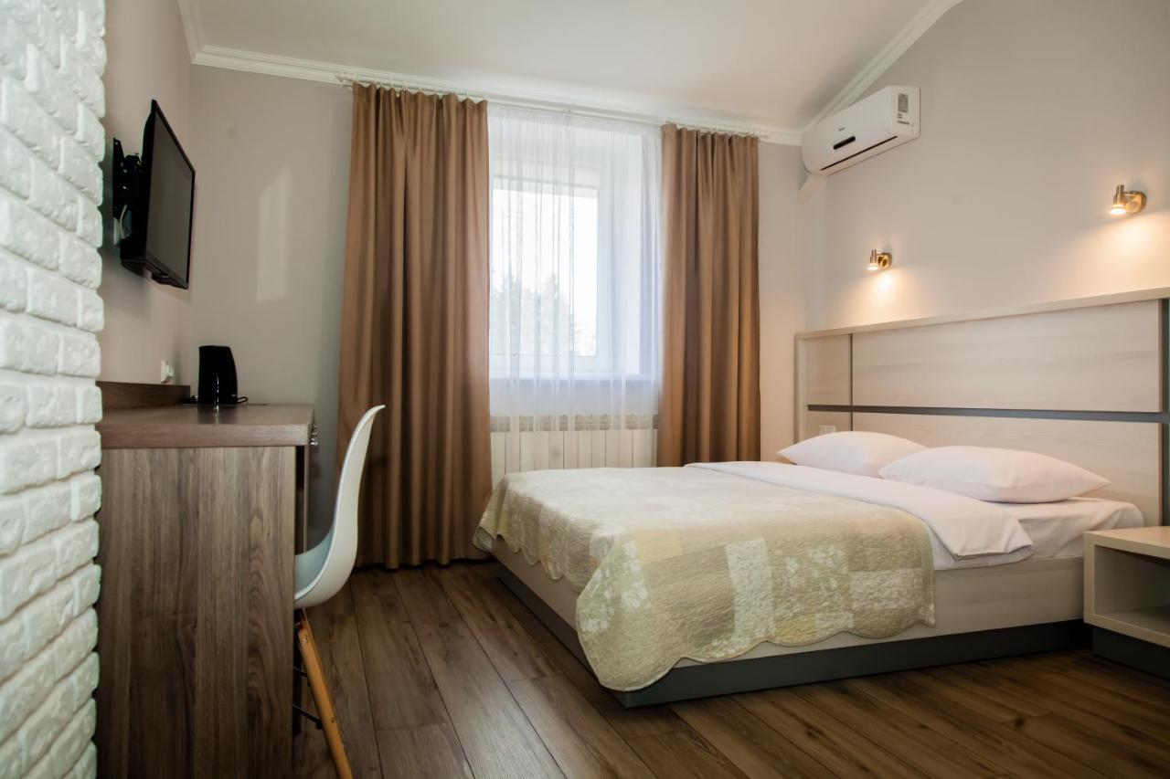 Sn Hotel Starokostyantyniv Exterior foto